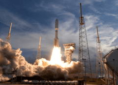 Amazon comprará la empresa de satélites Globalstar en una operación de 11.570 millones de dólares para competir con Starlink, la compañía de Musk.