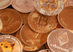 La SEC prepara un plan para la negociación de criptomonedas como versiones de acciones, según informa Bloomberg News.