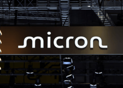 Micron se une al club del billón de dólares mientras la carrera por la IA impulsa el auge de los chips de memoria.