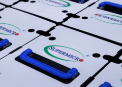 Tecnología Las acciones de Super Micro se desploman tras planes de financiación de 7.000 millones de dólares, mientras la compañía promociona pedidos de servidores con IA.
